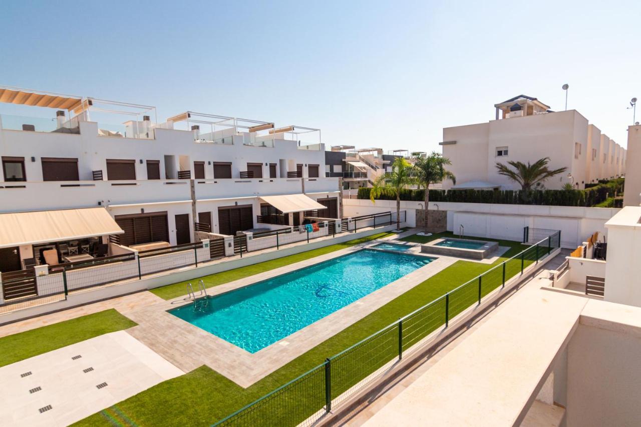 Bahia Homes ตอร์เรเวียคา ภายนอก รูปภาพ